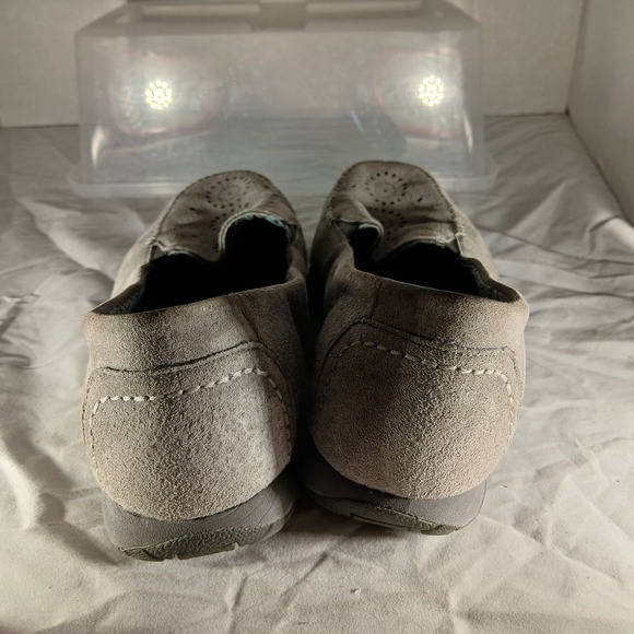Skechers Women's Gray Suede Slip On Loafers Perforated Comfort Fit Size 9.5 - Picture 5 of 8